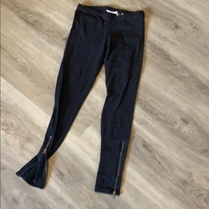 Black leggings with zipper